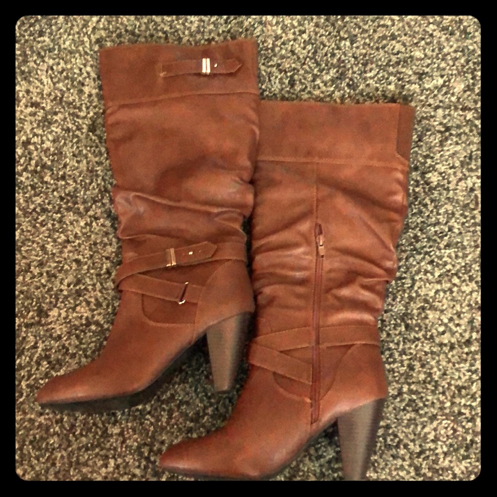 Heeled boots